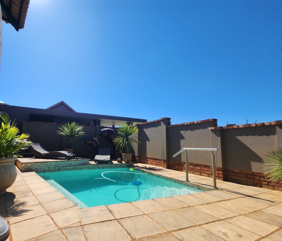 4 Bedroom Property for Sale in Wilkoppies North West